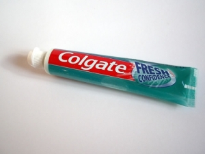 colgate_toothpaste1